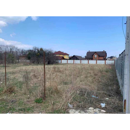 Продається земельна ділянка 15 соток у Нових Петрівцях, масив Лазарев Сад